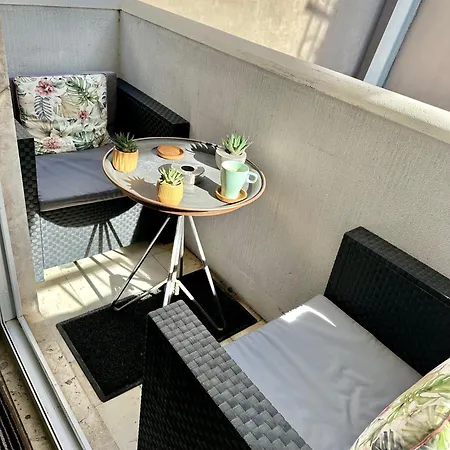 Dumont Guest house
